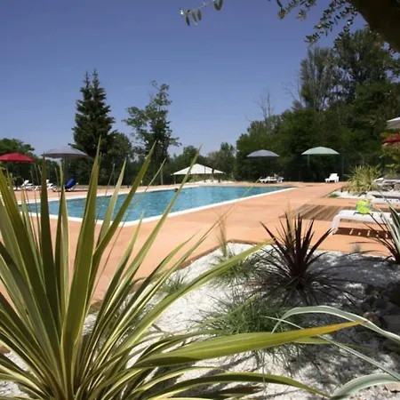 Zecamping 3 étoiles Chiens Acceptés Piscine En Bord De Rivière Avec Canoë