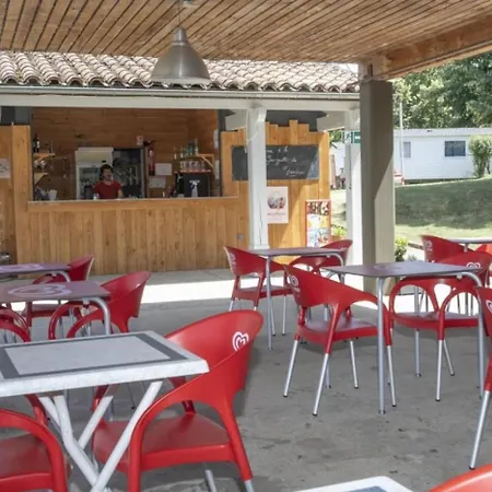 Кемпинг Zecamping 3Chiens Acceptes Piscine En Bord De Riviere Avec Canoe Mazeres (Ariege)