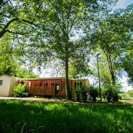 Zecamping 3 étoiles Chiens Acceptés Piscine En Bord De Rivière Avec Canoë Mazères