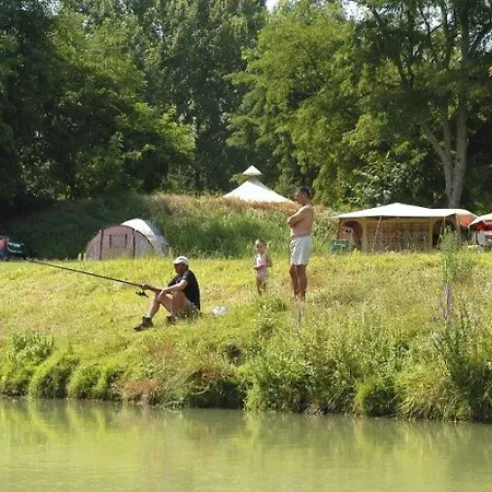 Кемпинг Zecamping 3Chiens Acceptes Piscine En Bord De Riviere Avec Canoe Mazeres (Ariege)